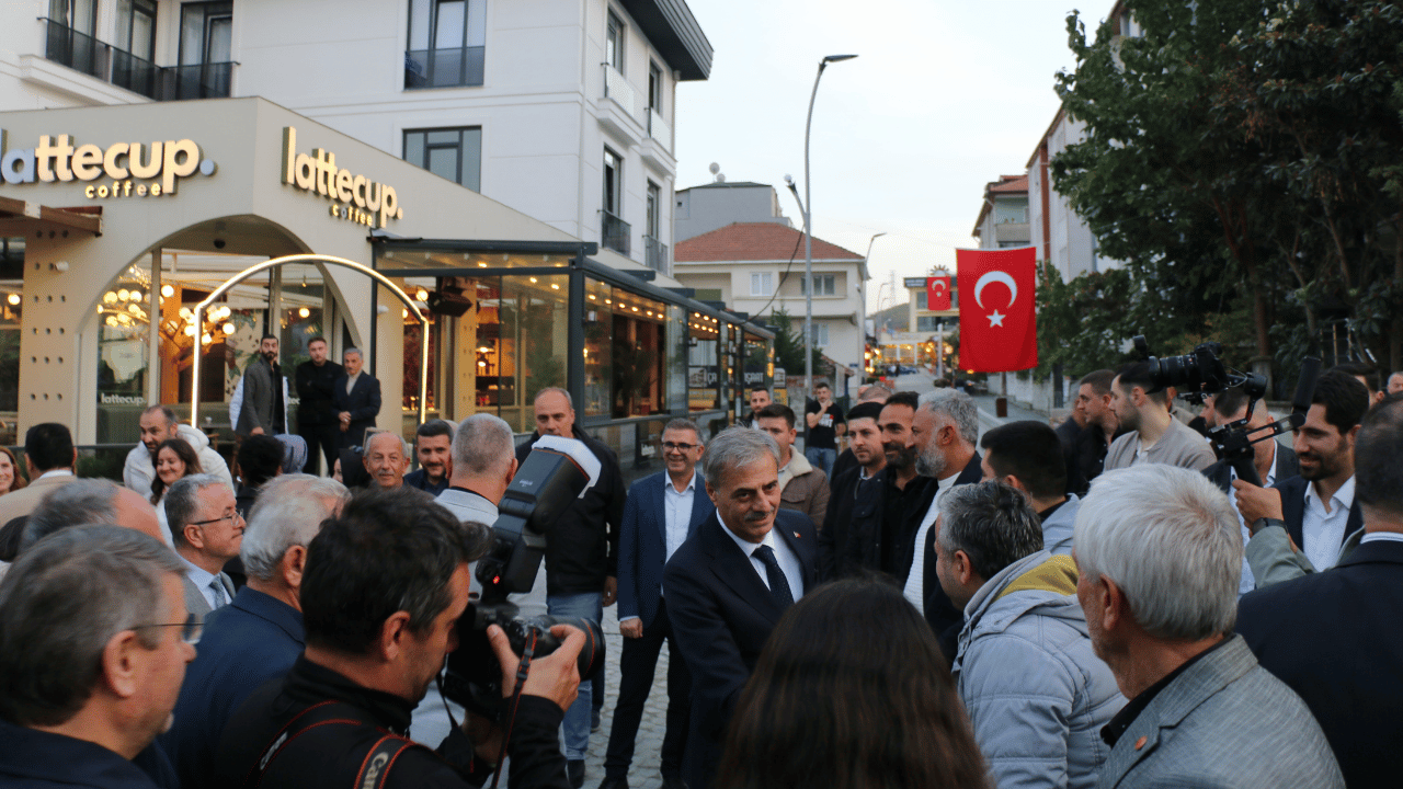 Sipahi Sokak Törenle Hizmete Sunuldu - Sayfa 2