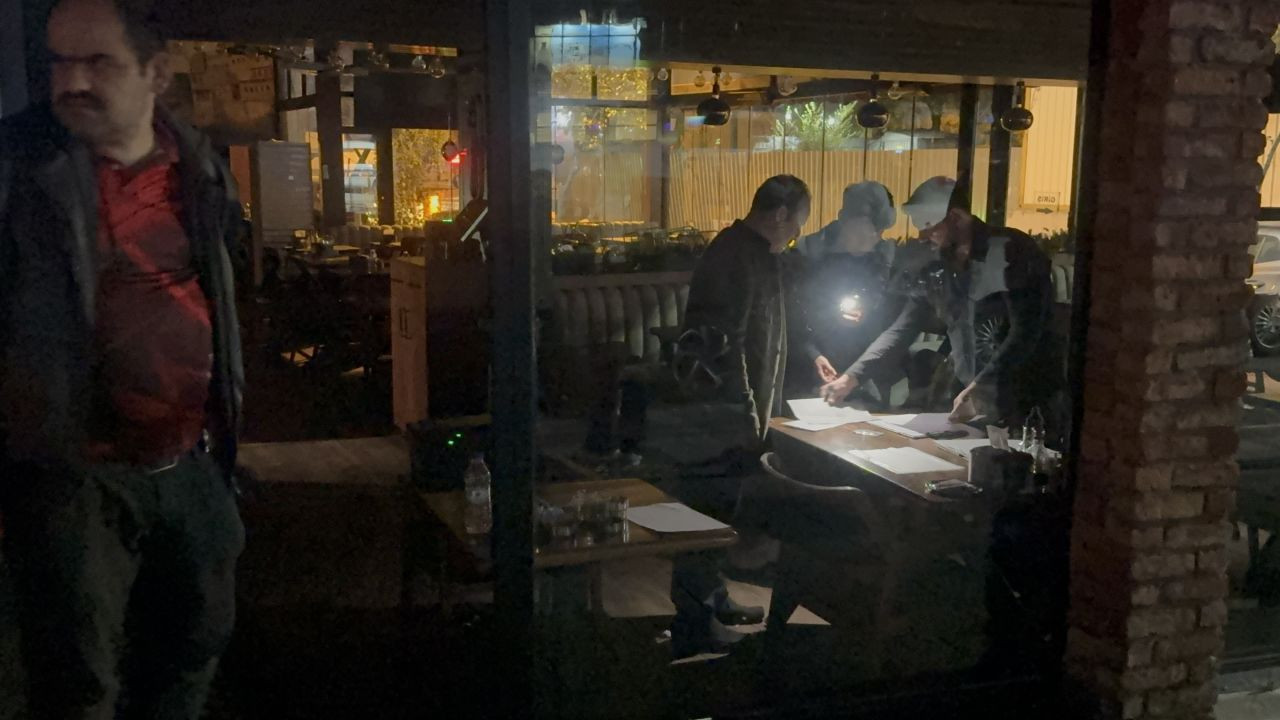 Şişli'de Toplu Zehirlenme Şüphesi: 25 Kişi Hastanelik Oldu - Sayfa 1