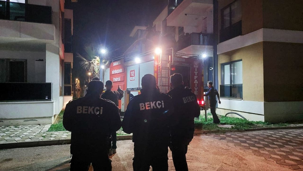 Akyazı'da 4 Yaşındaki Çocuk Evde Kilitli Kaldı - Sayfa 4