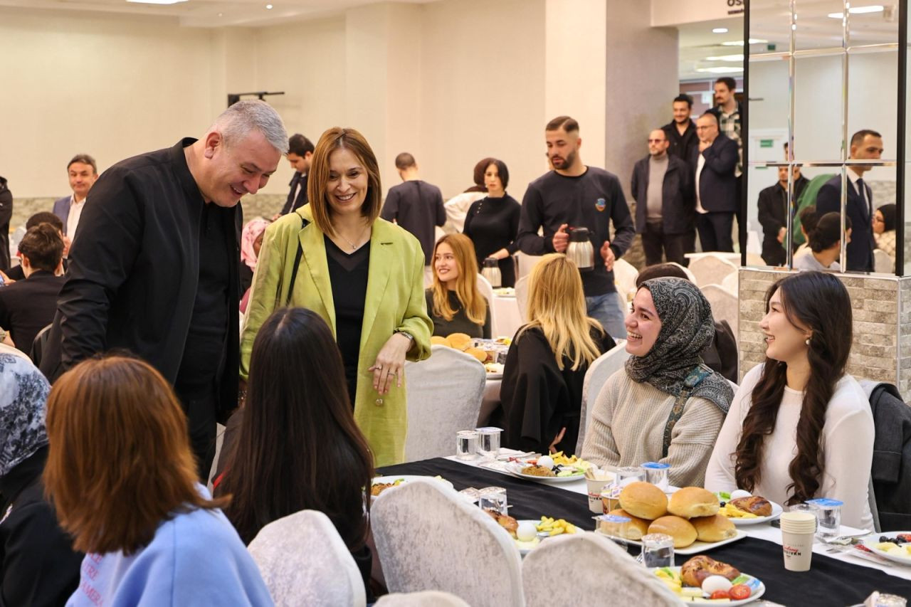 Serdivan’da Öğrenci Buluşması - Sayfa 1