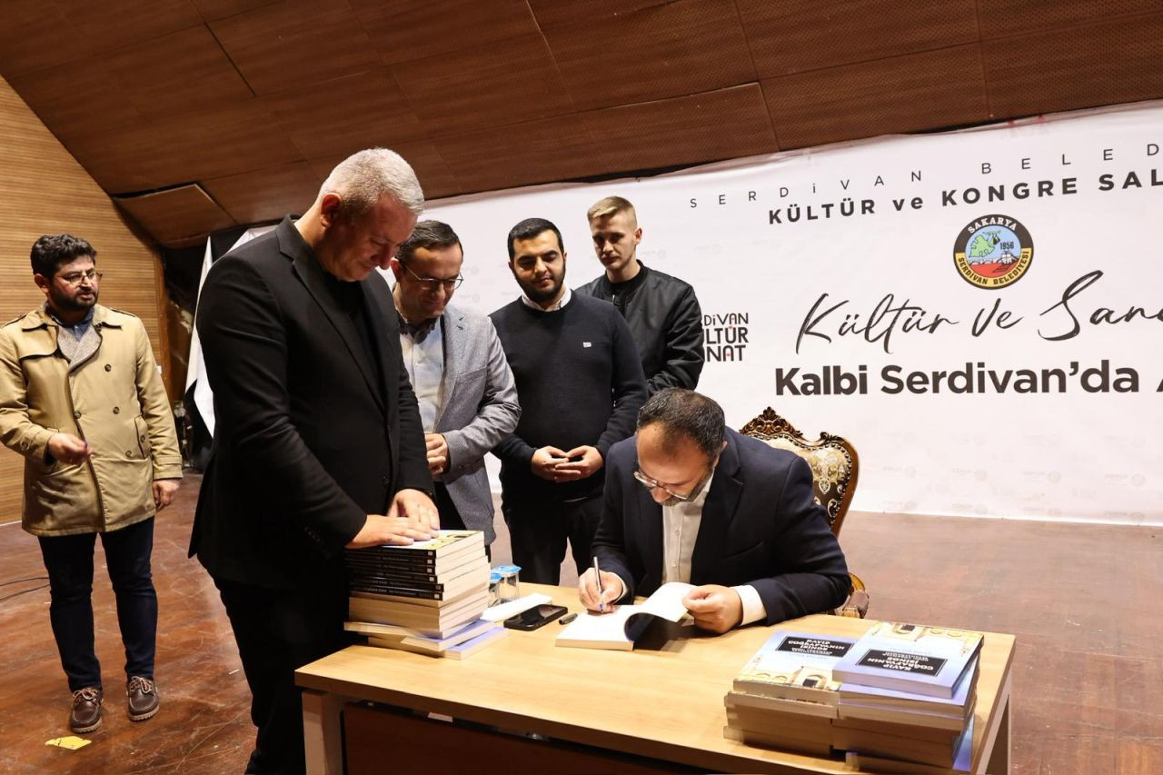 Serdivan’da Taha Kılınç Söyleşisine Yoğun İlgi - Sayfa 1