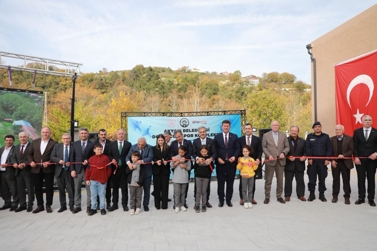 Akyazı Belediyesi Dokurcun Spor Kompleksi açıldı - Sayfa 1