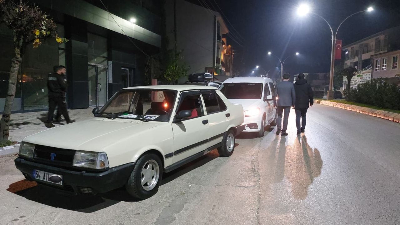 Akyazı’da Trafik Uygulamasında Ruhsatsız Silah Ele Geçirildi - Sayfa 3