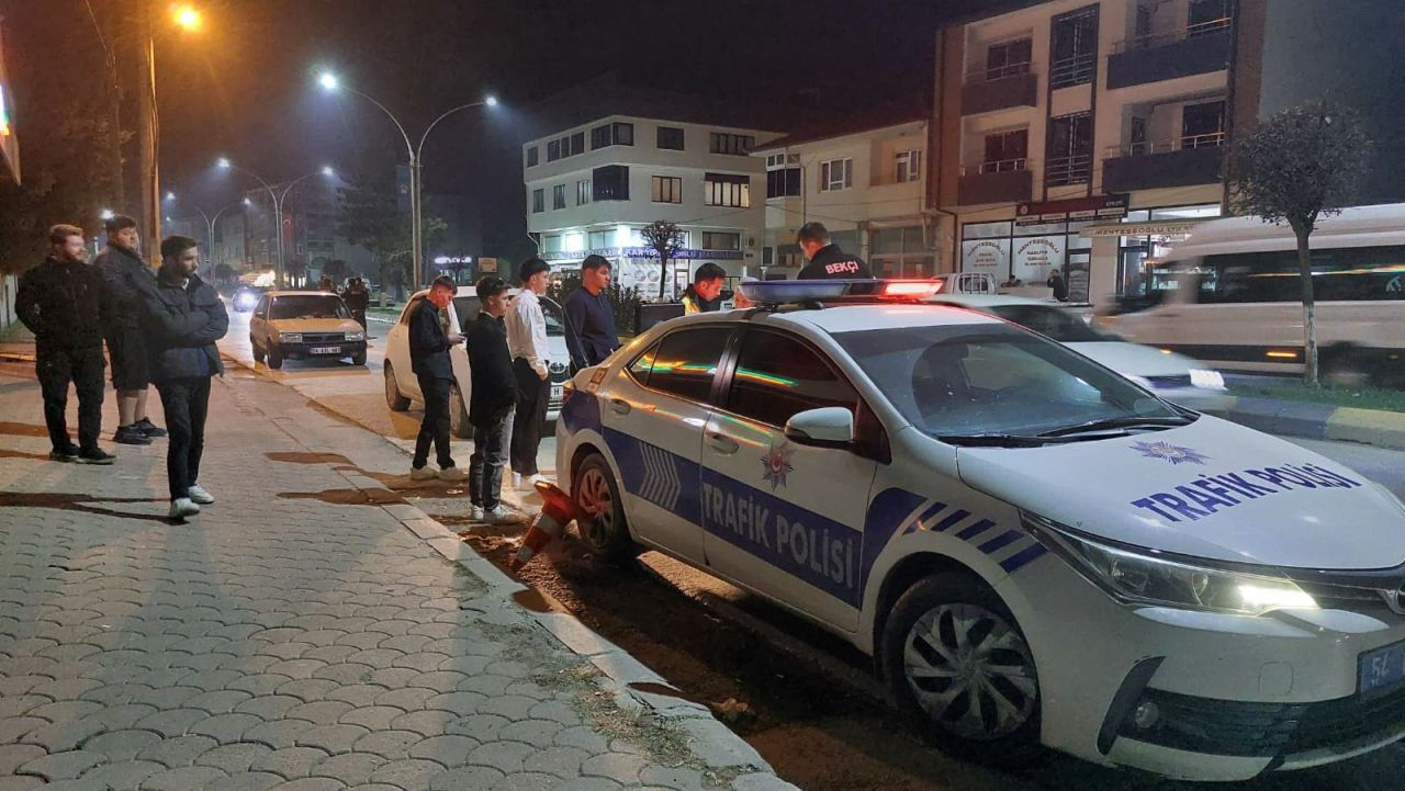Akyazı’da Trafik Uygulamasında Ruhsatsız Silah Ele Geçirildi - Sayfa 7