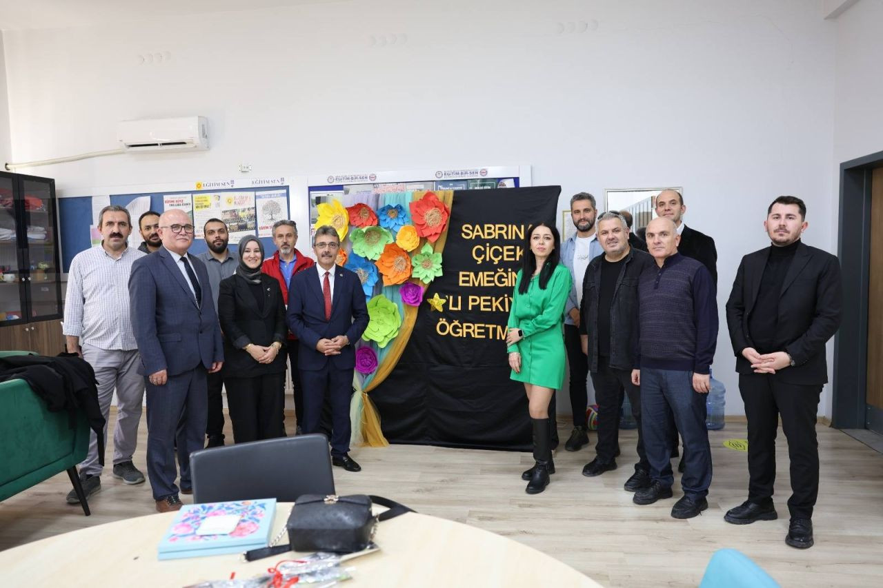 BAŞKAN ŞENOL DİNÇ ÖĞRETMENLER GÜNÜNÜ KUTLADI - Sayfa 15