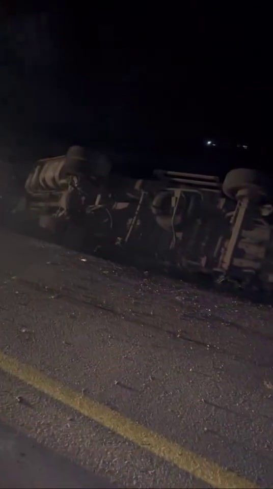 Kaynarca’da Kamyon Devrildi: Mahalle Karanlığa Gömüldü - Sayfa 2