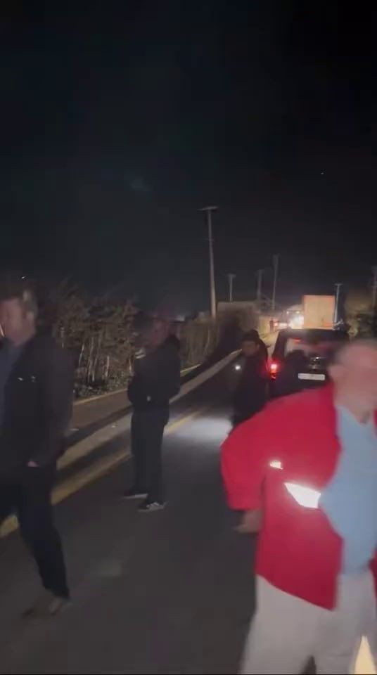 Kaynarca’da Kamyon Devrildi: Mahalle Karanlığa Gömüldü - Sayfa 4