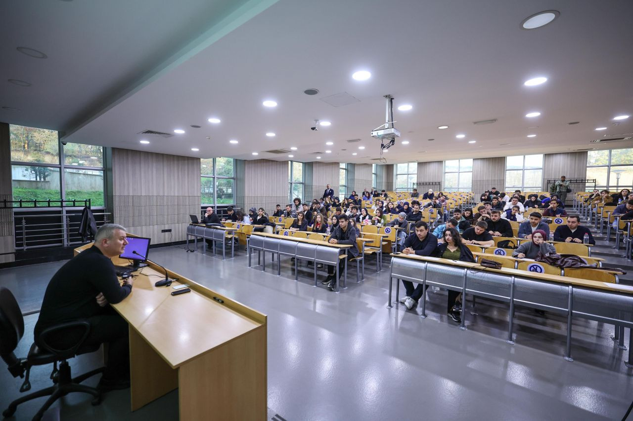 Başkan Çelik SAÜ Siyaset Bilimi Öğrencileriyle Buluştu: "Gençler İçin Yaşayan Bir Serdivan İnşa Ediyoruz" - Sayfa 2