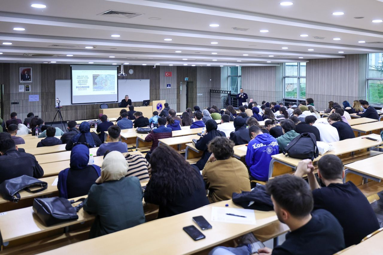 Başkan Çelik SAÜ Siyaset Bilimi Öğrencileriyle Buluştu: "Gençler İçin Yaşayan Bir Serdivan İnşa Ediyoruz" - Sayfa 3