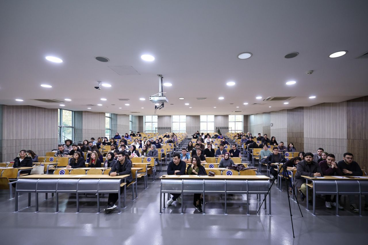 Başkan Çelik SAÜ Siyaset Bilimi Öğrencileriyle Buluştu: "Gençler İçin Yaşayan Bir Serdivan İnşa Ediyoruz" - Sayfa 4