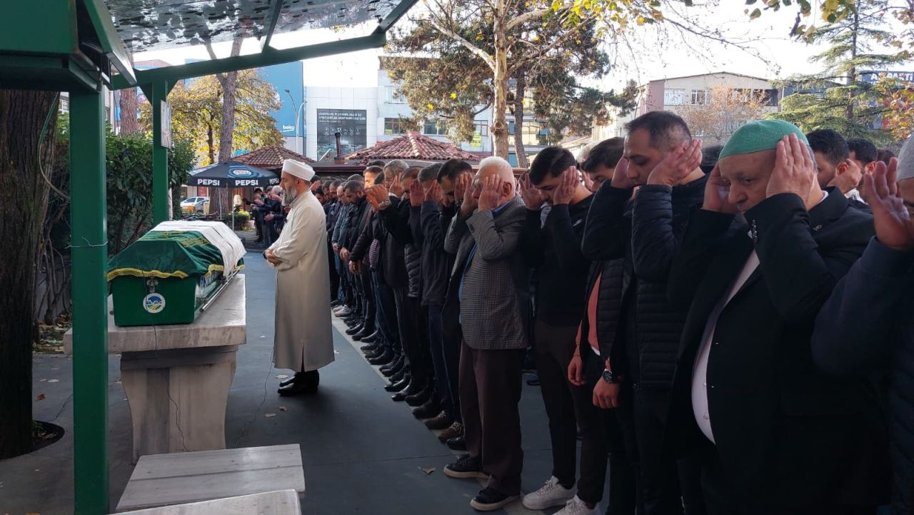 Sakarya’da Trafik Kazasında Hayatını Kaybeden 36 Yaşındaki Uğur Başkaya Toprağa Verildi - Sayfa 4