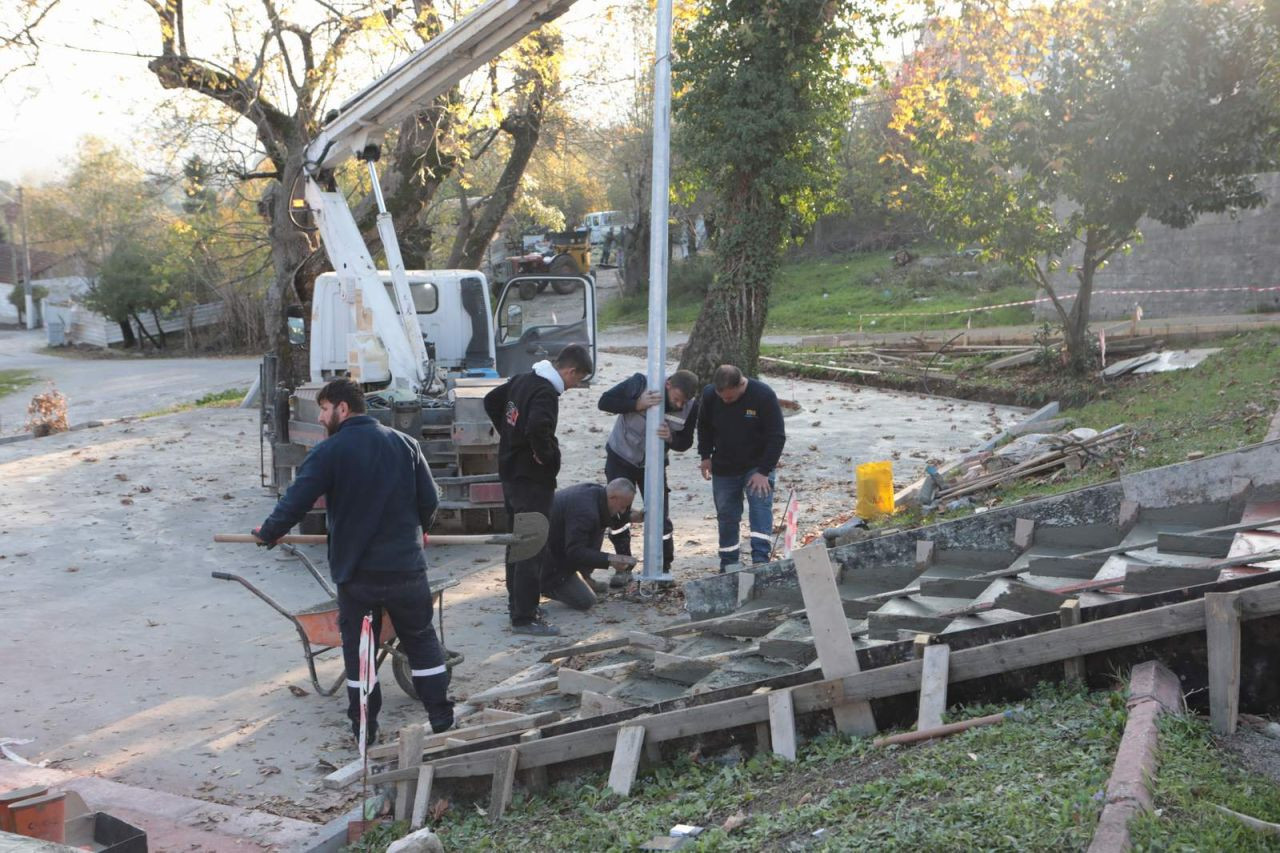 Neviye Mahallesi’ndeki Çocuk Parkında Yenileme Çalışmaları Sürüyor - Sayfa 1