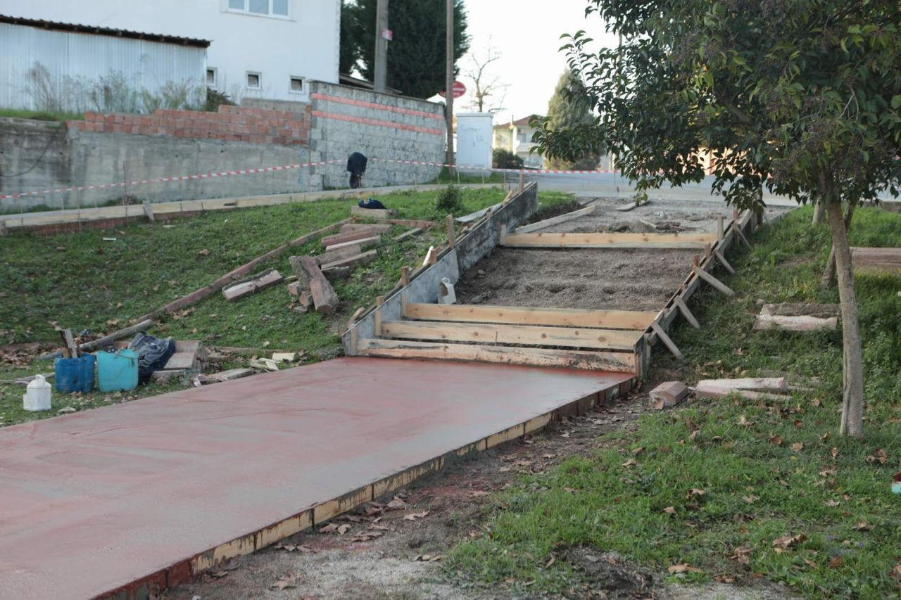 Neviye Mahallesi’ndeki Çocuk Parkında Yenileme Çalışmaları Sürüyor - Sayfa 3