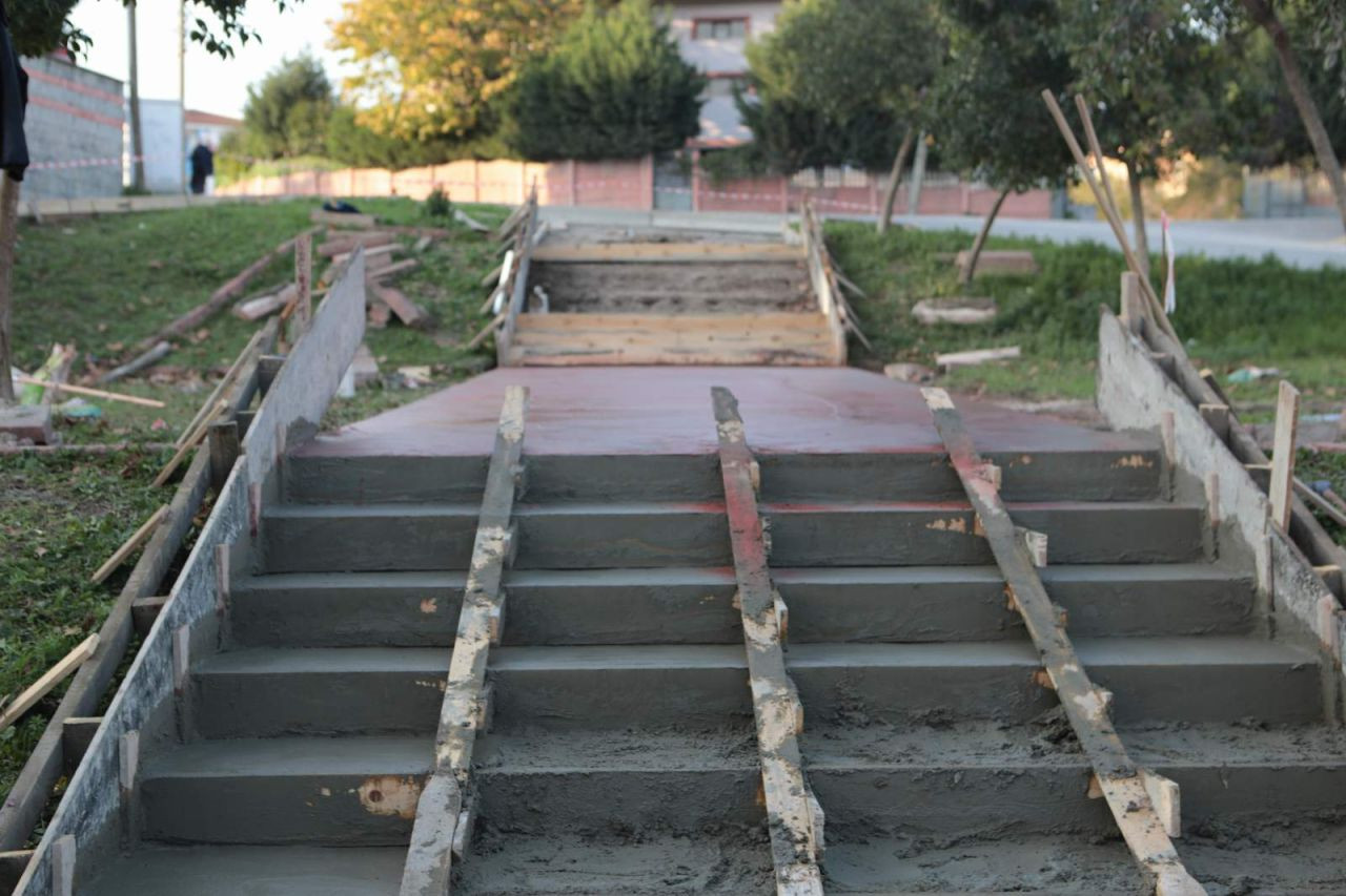 Neviye Mahallesi’ndeki Çocuk Parkında Yenileme Çalışmaları Sürüyor - Sayfa 4