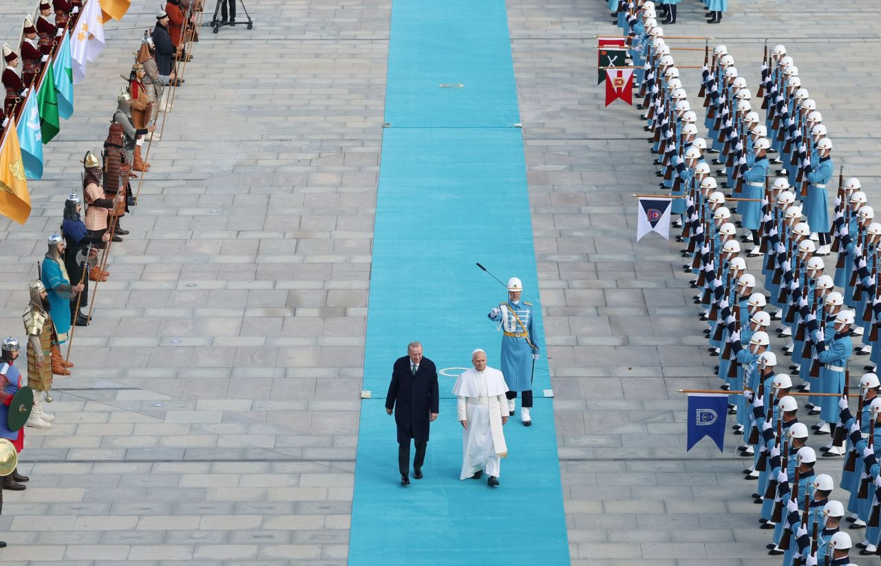 Papa 14. Leo'dan Türkiye'ye İlk Dış Ziyaret - Sayfa 7