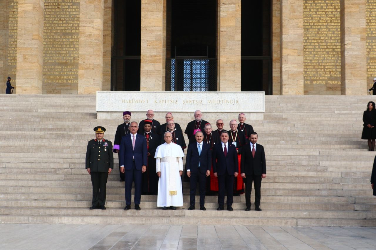 Papa 14. Leo'dan Türkiye'ye İlk Dış Ziyaret - Sayfa 10