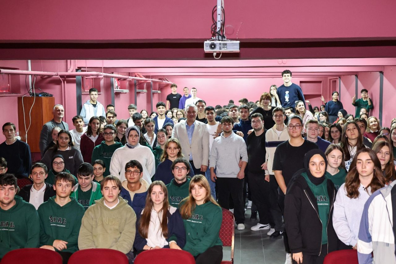 Başkan Çelik Öğrencilerle: Gelecek Serdivan’da Şekilleniyor - Sayfa 8