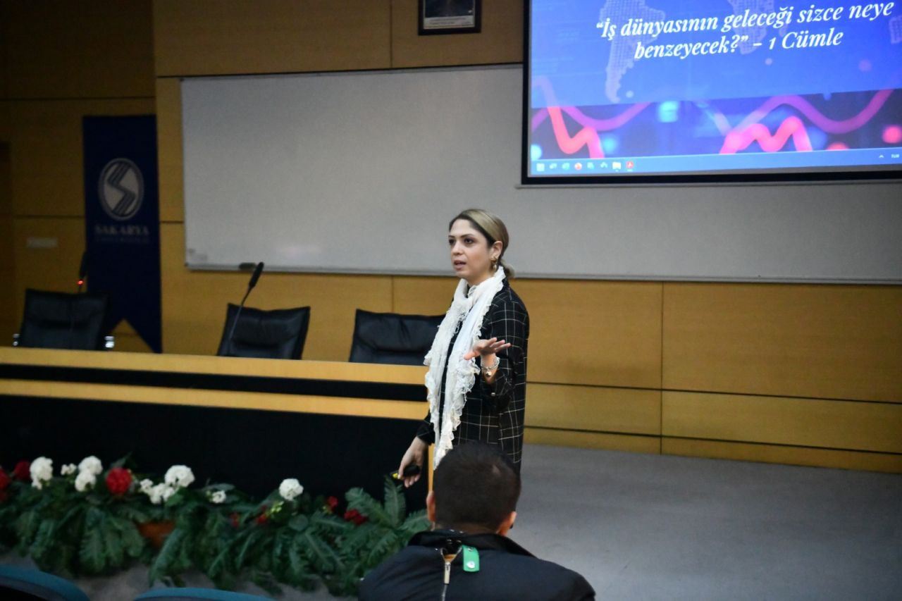 İnsan ve Robot El Ele - Sayfa 2