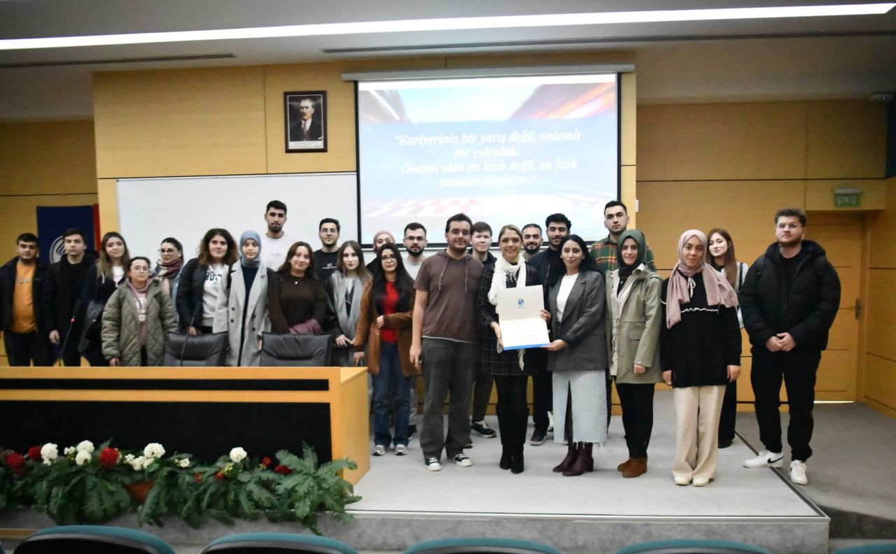 İnsan ve Robot El Ele - Sayfa 3