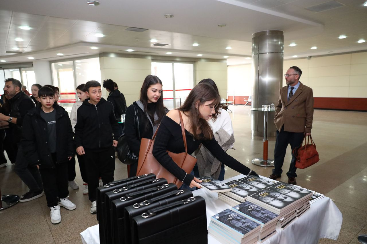 ‘Bir Şehir İki Çınar’ Sempozyumunun İlk Oturumu Faik Baysal Oldu - Sayfa 2