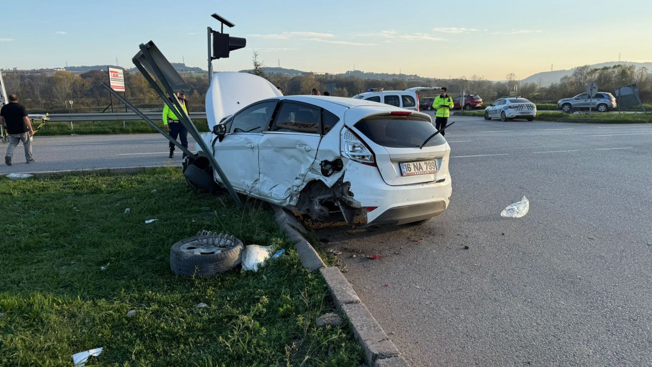 Kaynarca’da İki Otomobil Çarpıştı - Sayfa 3