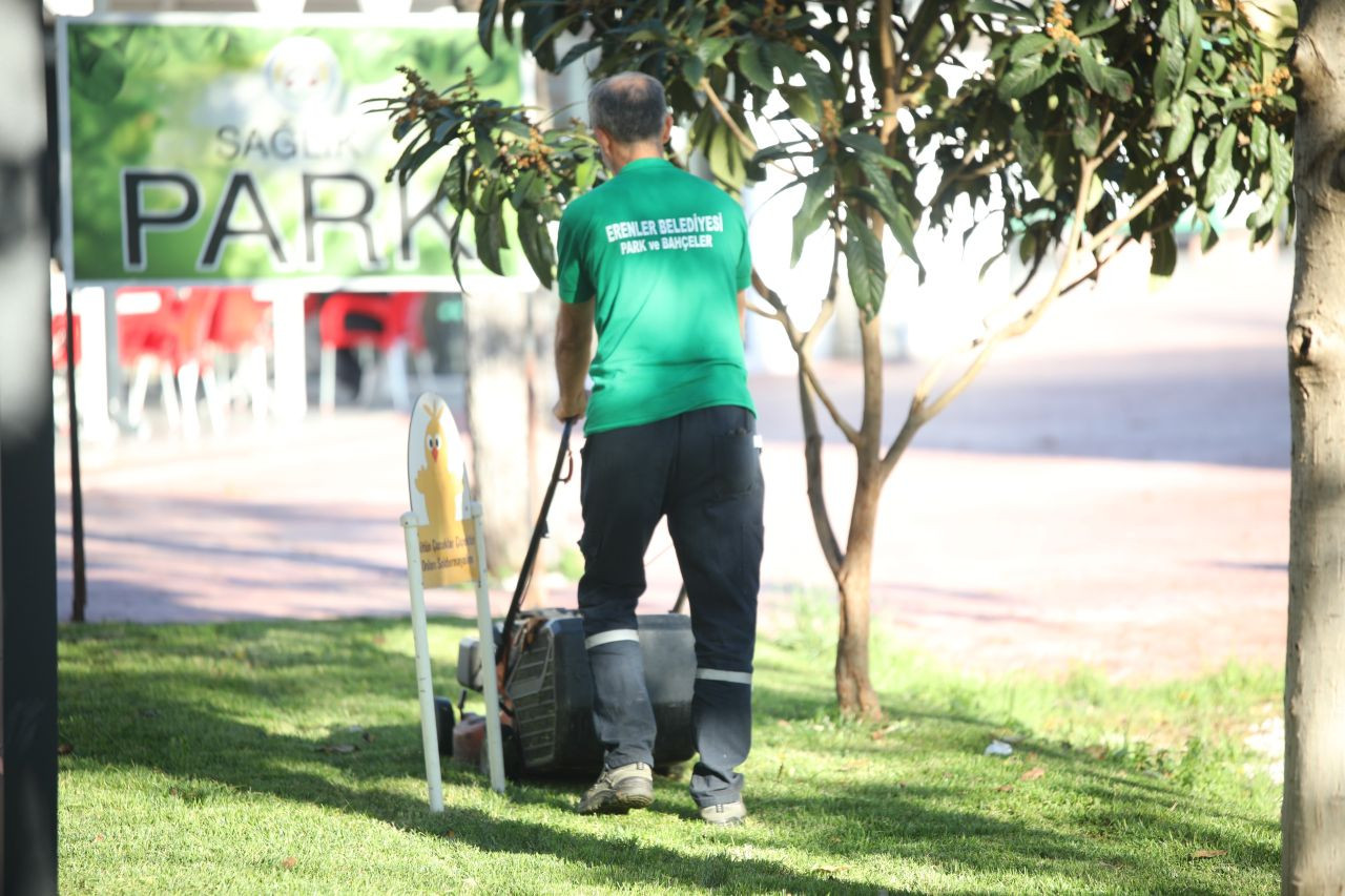 Erenler’de Park Ve Bahçelerde Çalışmalar Hız Kesmiyor - Sayfa 4