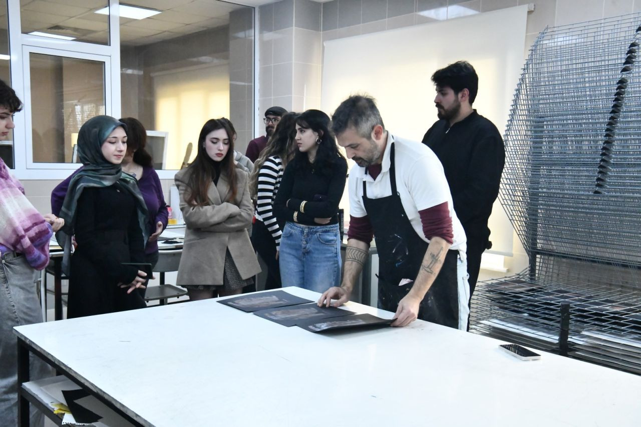 Kusur Değil, Sanat: SAU’de Hatanın Görsel Keşifleri - Sayfa 1