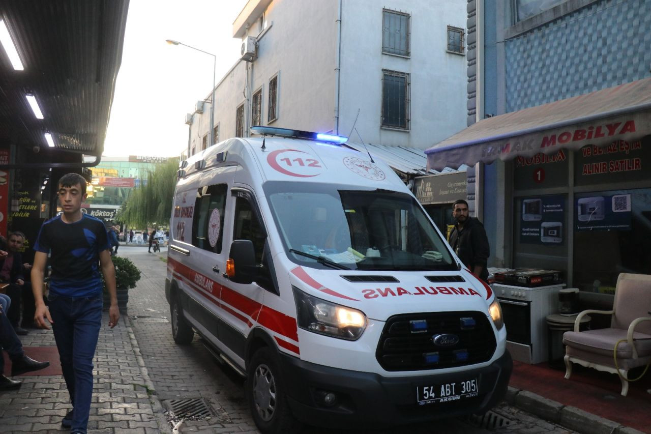 Şüpheli Hırsız, Marketin Tentesinden Düşerek Yaralandı - Sayfa 4