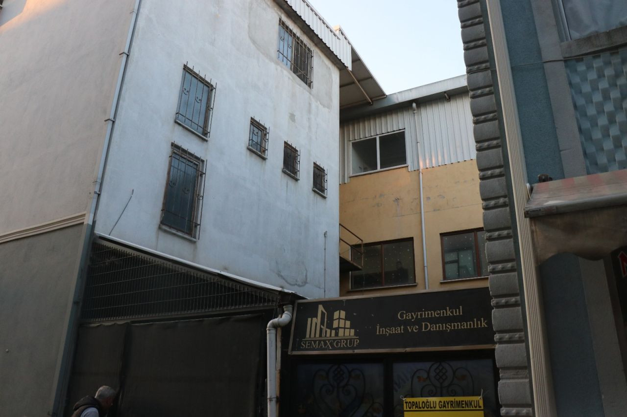 Şüpheli Hırsız, Marketin Tentesinden Düşerek Yaralandı - Sayfa 2