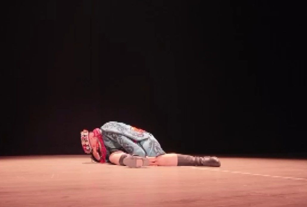 Halk Oyunu Gösterisinde Talihsiz Sakatlık - Sayfa 3