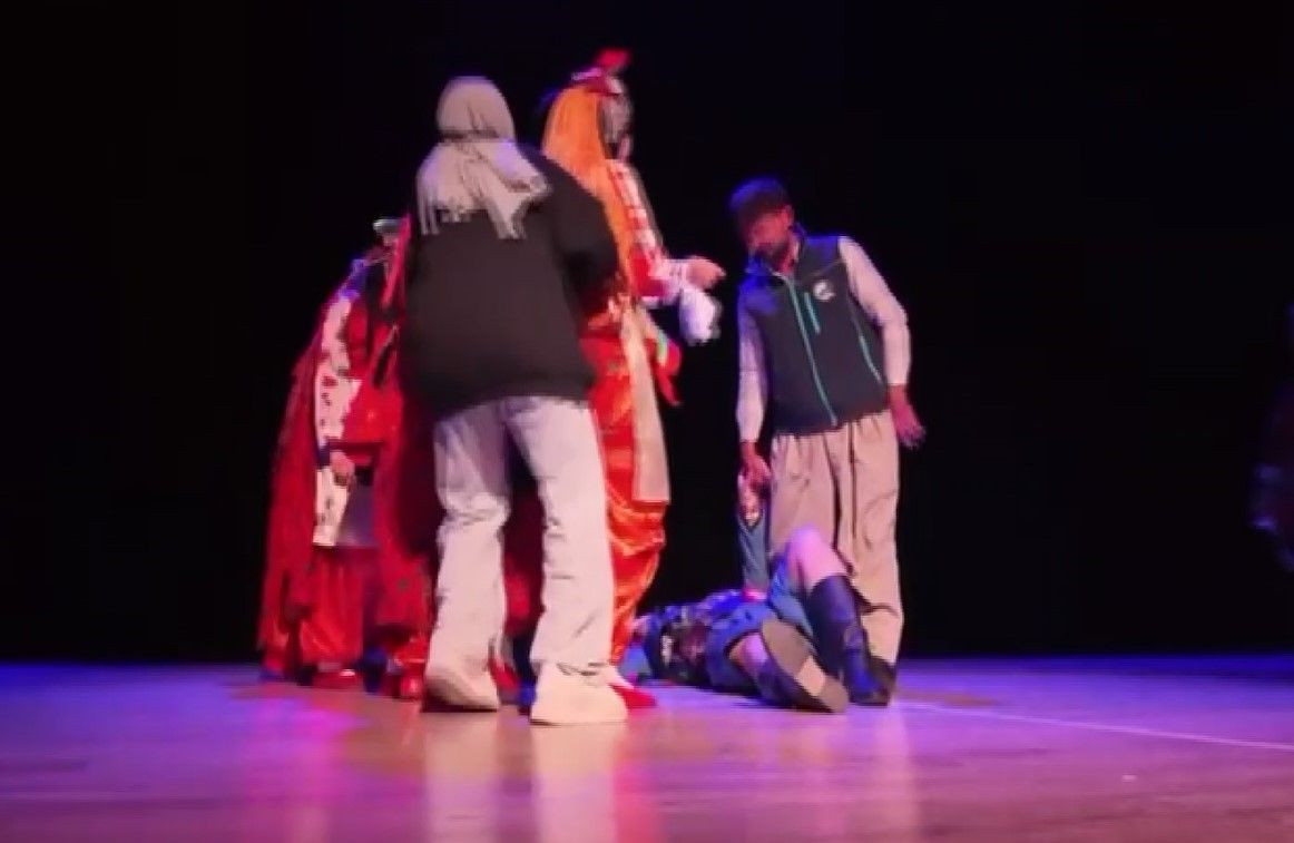 Halk Oyunu Gösterisinde Talihsiz Sakatlık - Sayfa 5