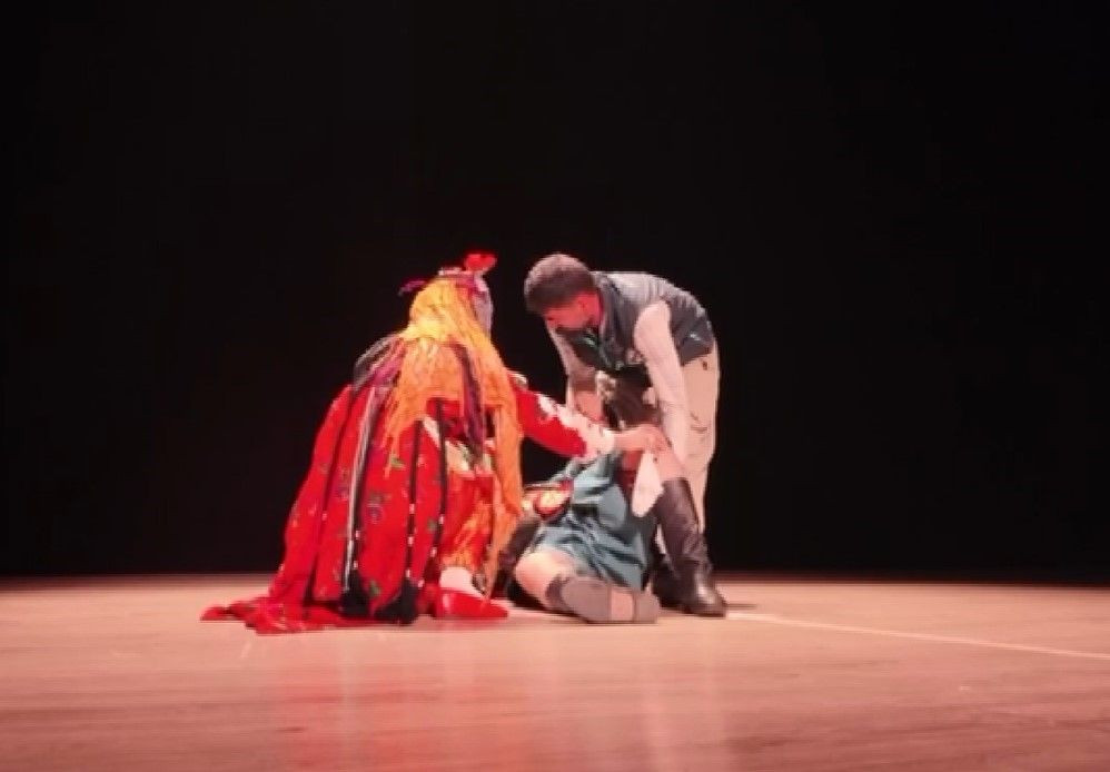 Halk Oyunu Gösterisinde Talihsiz Sakatlık - Sayfa 6