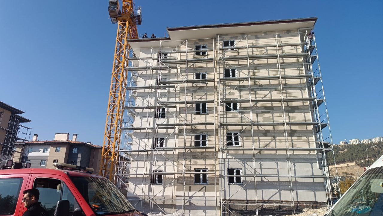 Adıyaman'da Maaş Gerginliği: İnşaat Tepesinde İntihar Girişimi - Sayfa 5