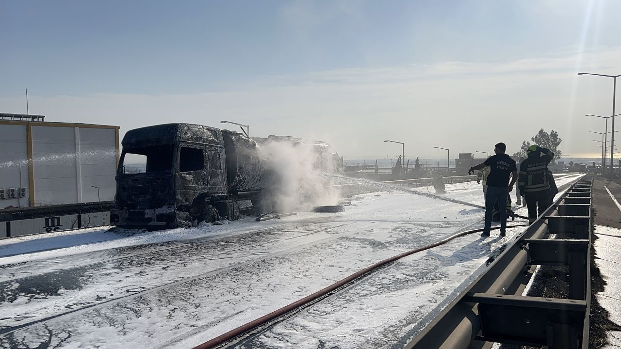 Mazot Yüklü Tanker Alev Alev Yandı, Gökyüzü Kara Dumanlarla Kaplandı - Sayfa 3