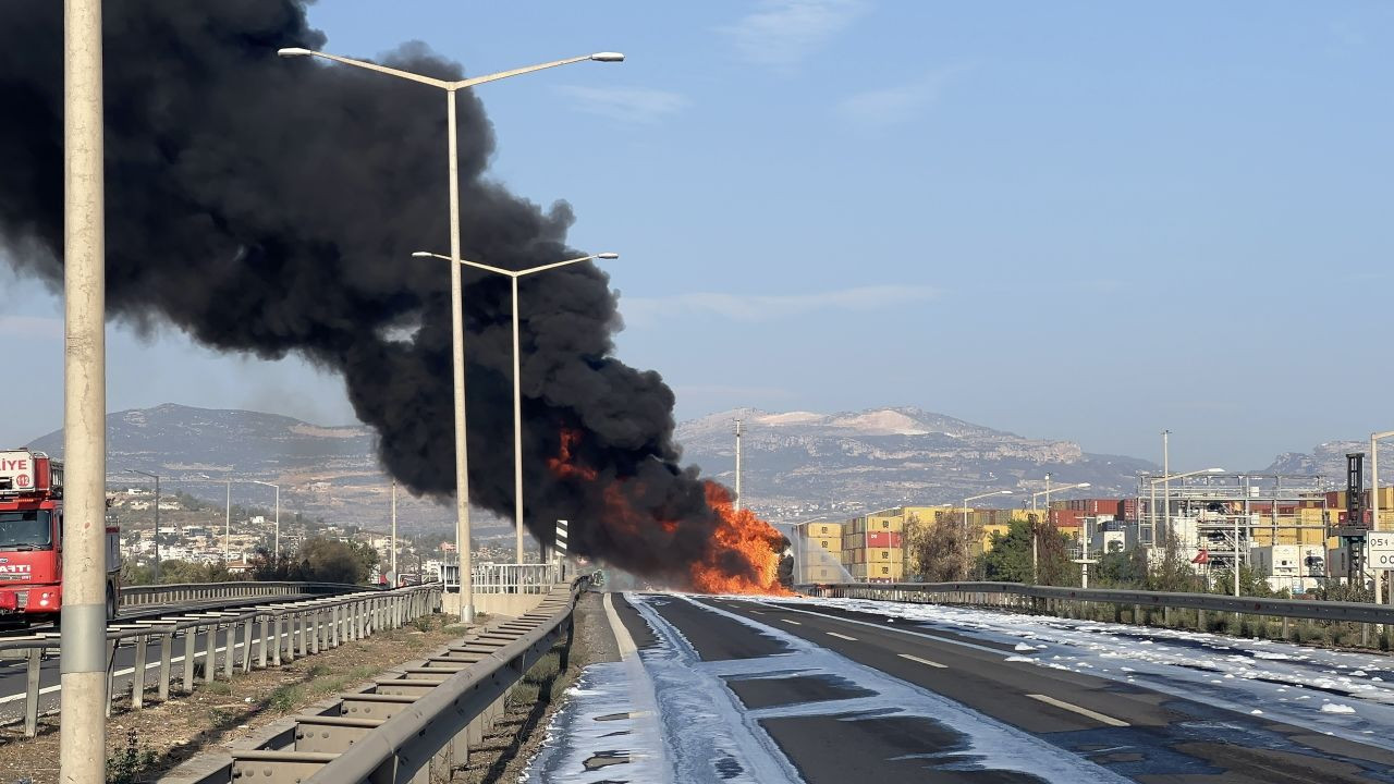 Mazot Yüklü Tanker Alev Alev Yandı, Gökyüzü Kara Dumanlarla Kaplandı - Sayfa 4
