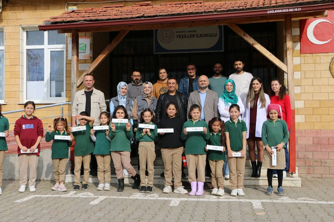 Bir Hikâye Bin Neşe, Hendek’te Çocuklarla Buluştu - Sayfa 1