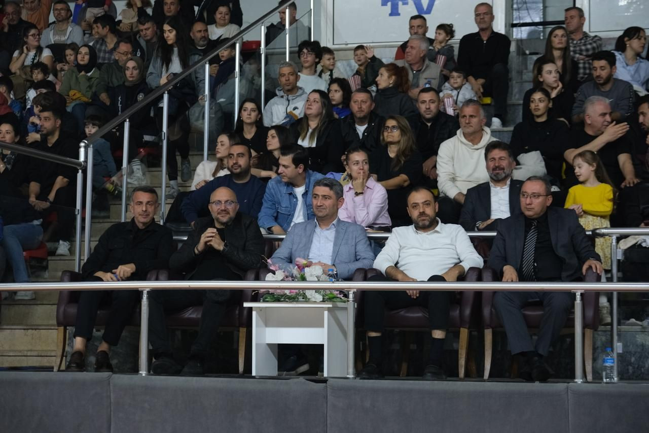 Büyükşehir Taraftarı Önünde Farkını Gösterdi: 7’de 7 - Sayfa 4