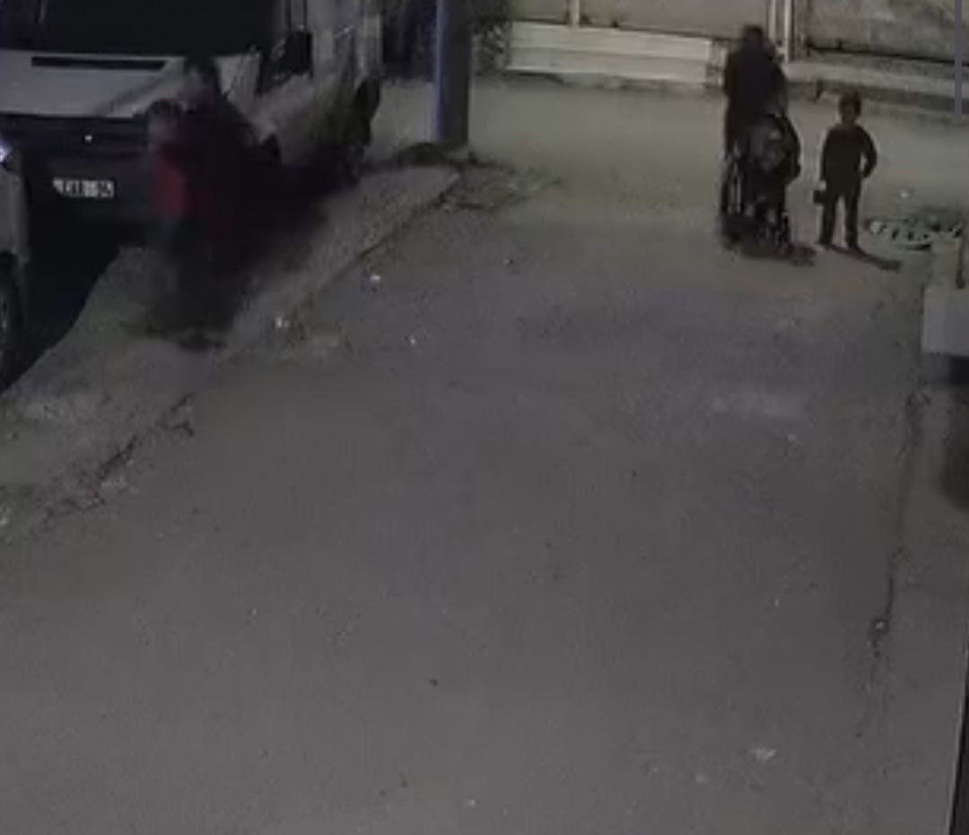 Adana’da Çocuğa Şiddet Anbean Kamerada - Sayfa 1