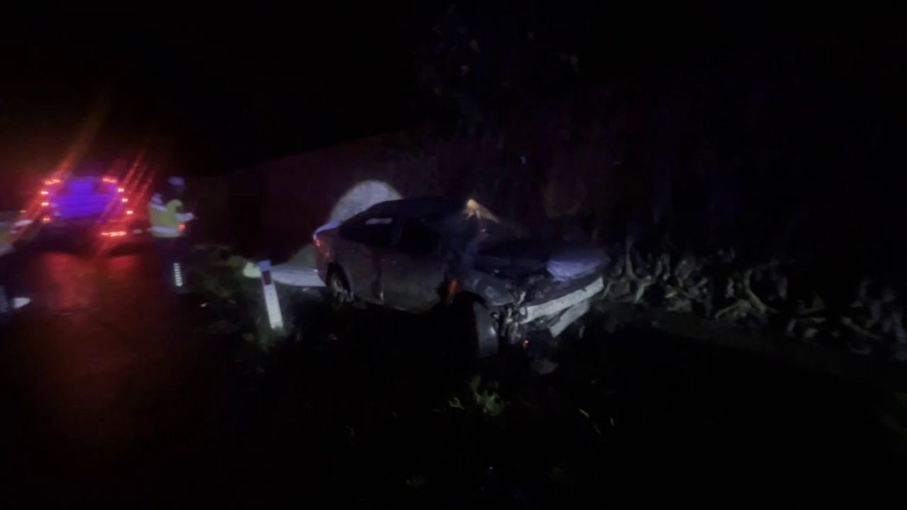 Adapazarı’nda Araç İstinat Duvarına Çarptı: 2 Yaralı - Sayfa 3