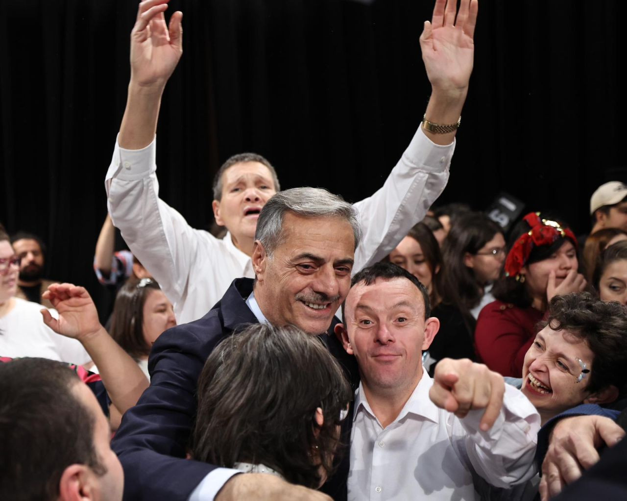 Başkan Alemdar, özel bireylerle buluştu; sevgi ve birlik vurgusu yaptı - Sayfa 4