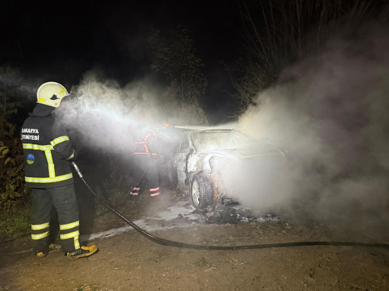 Sakarya’da Tarlada Park Halindeki Otomobil Alev Alev Yandı - Sayfa 4