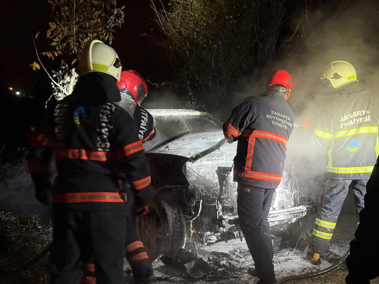 Sakarya’da Tarlada Park Halindeki Otomobil Alev Alev Yandı - Sayfa 5