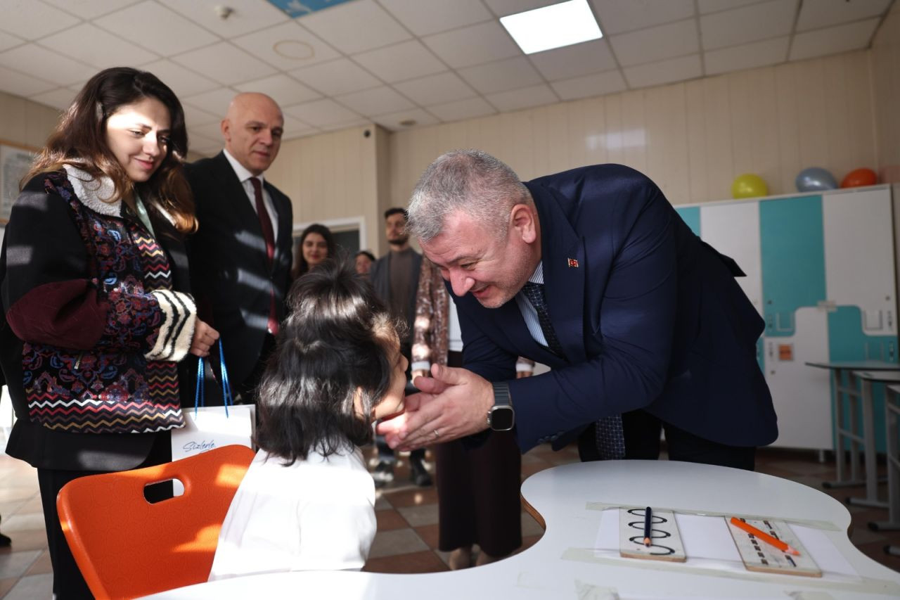 Serdivan’da 3 Aralık’a Anlamlı İmza: Engelsiz Park Törenle Hizmete Açıldı - Sayfa 6