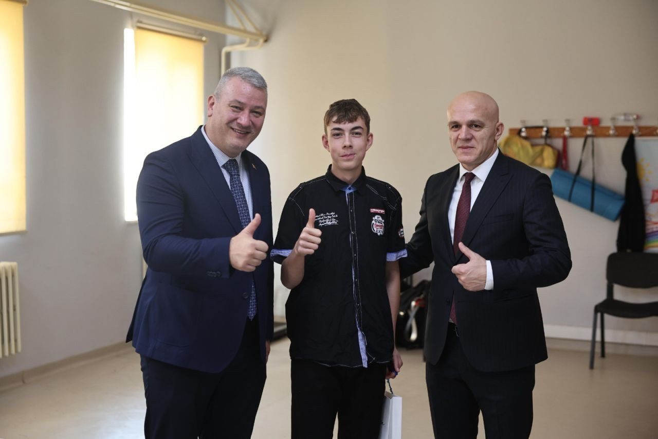 Serdivan’da 3 Aralık’a Anlamlı İmza: Engelsiz Park Törenle Hizmete Açıldı - Sayfa 3