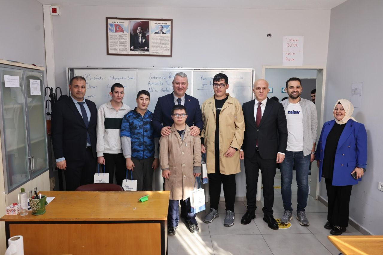 Serdivan’da 3 Aralık’a Anlamlı İmza: Engelsiz Park Törenle Hizmete Açıldı - Sayfa 4