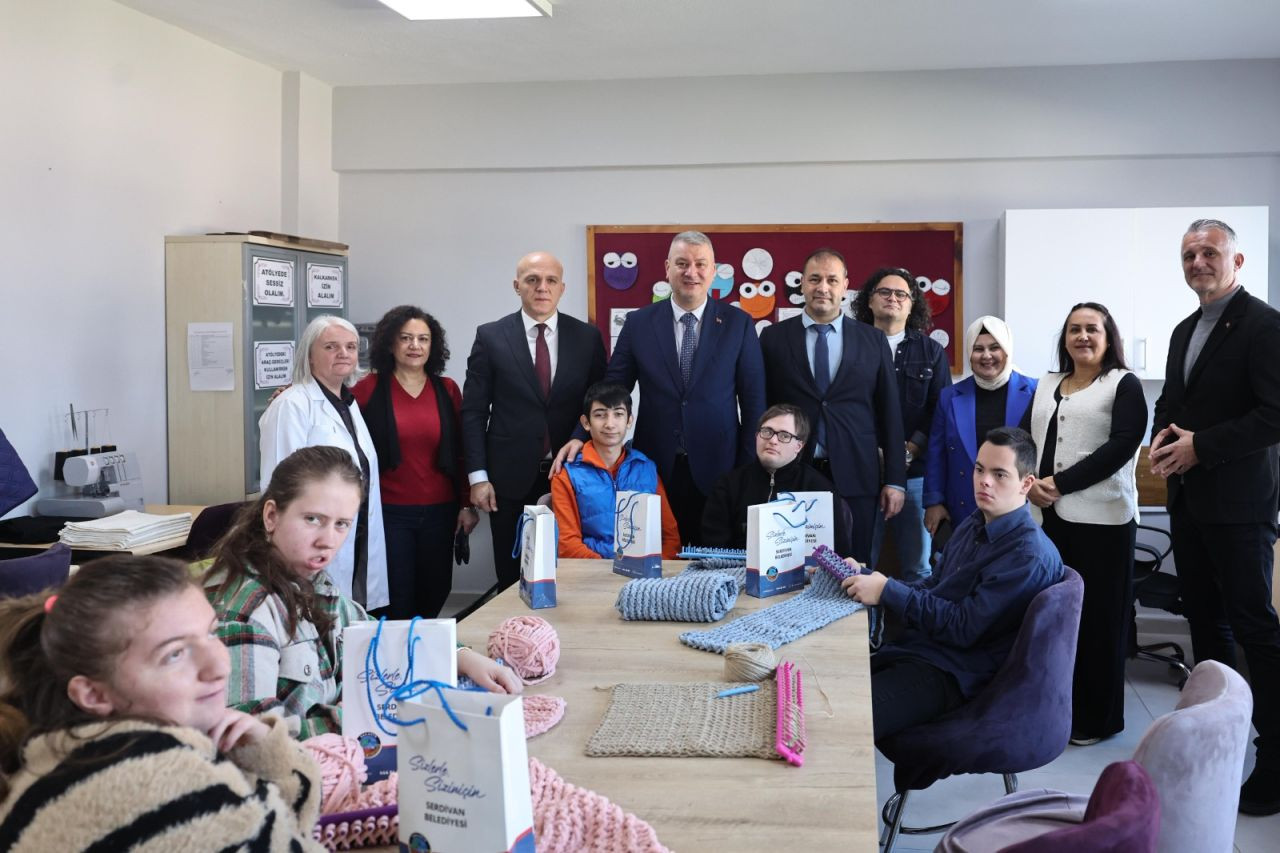 Serdivan’da 3 Aralık’a Anlamlı İmza: Engelsiz Park Törenle Hizmete Açıldı - Sayfa 1