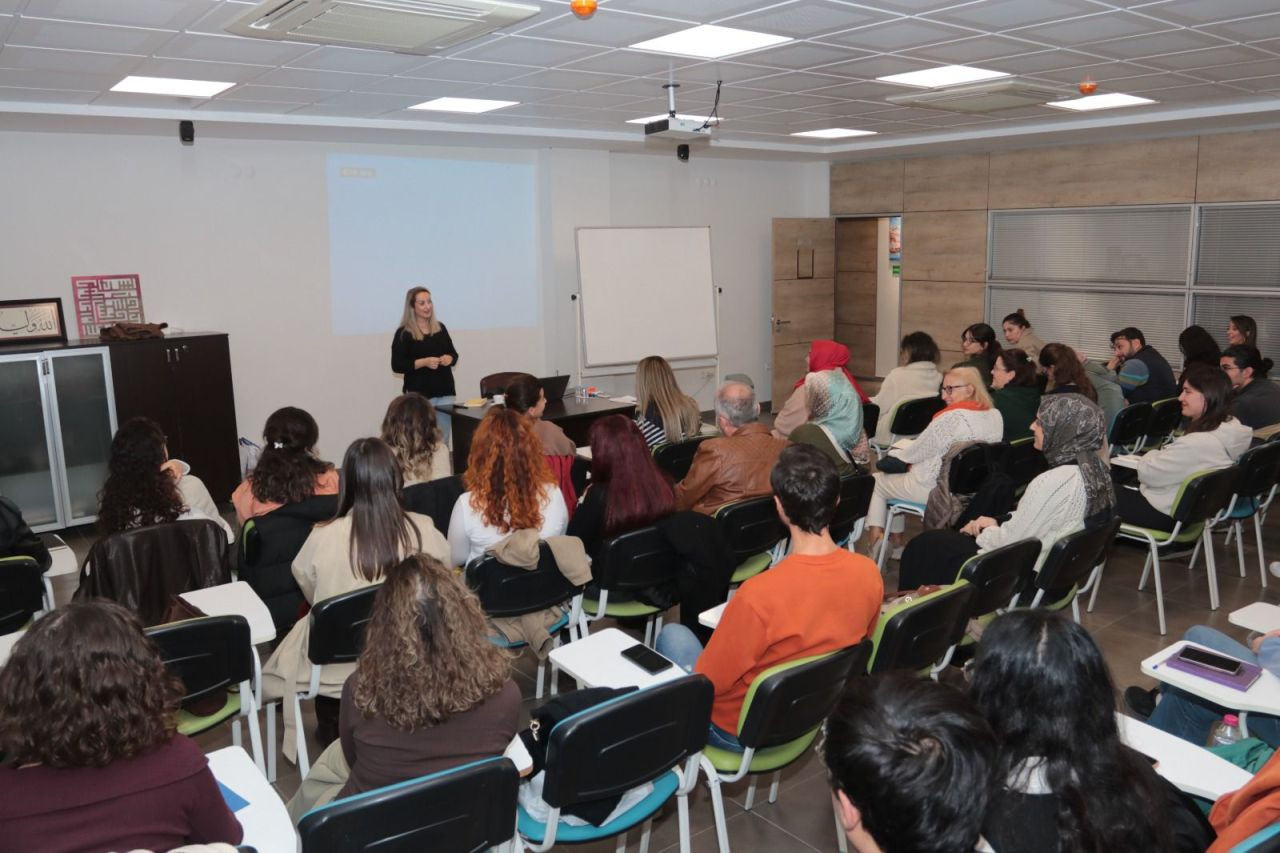 Serdivan'da Edebiyat Rüzgarı: Yazma Atölyesi Büyük İlgi Görüyor - Sayfa 1