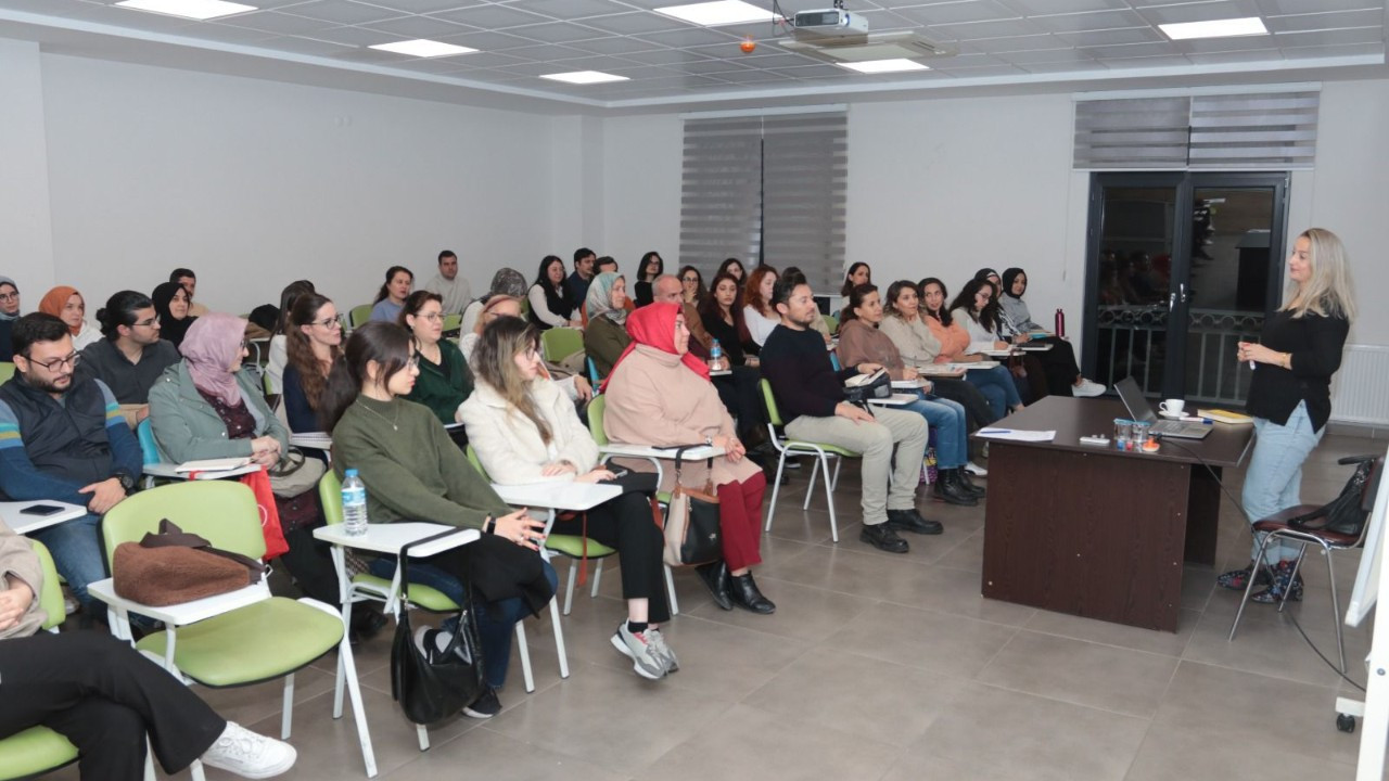Serdivan'da Edebiyat Rüzgarı: Yazma Atölyesi Büyük İlgi Görüyor