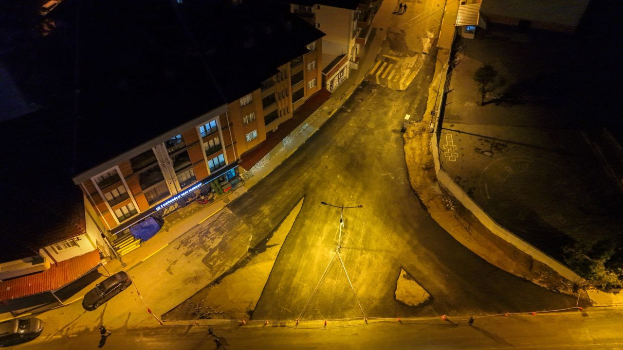 Ferizli'de Cumhuriyet Caddesi İle Şehit Hakan Bayram Caddesi Kesişimi Yenilendi - Sayfa 2