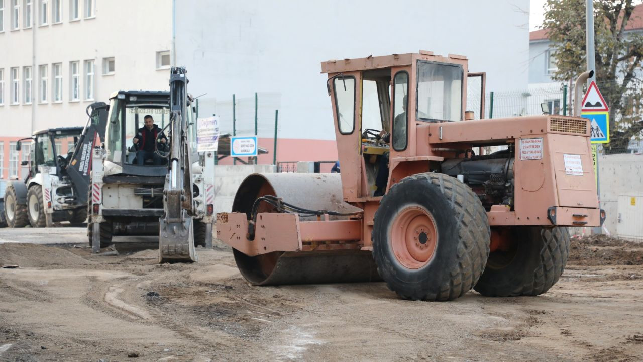 Ferizli'de Cumhuriyet Caddesi İle Şehit Hakan Bayram Caddesi Kesişimi Yenilendi - Sayfa 5